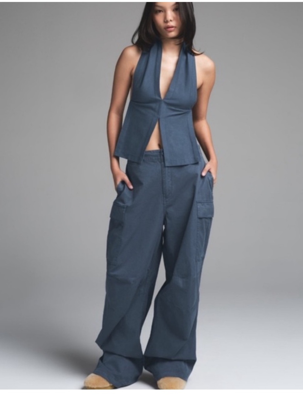 NWT SKIMS OUTDOOR
WOVEN WIDE LEG PANT Size
M| Indigo